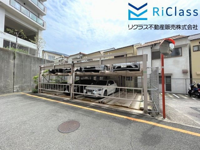 サンヴェール長田山ノ手1番館の駐車場