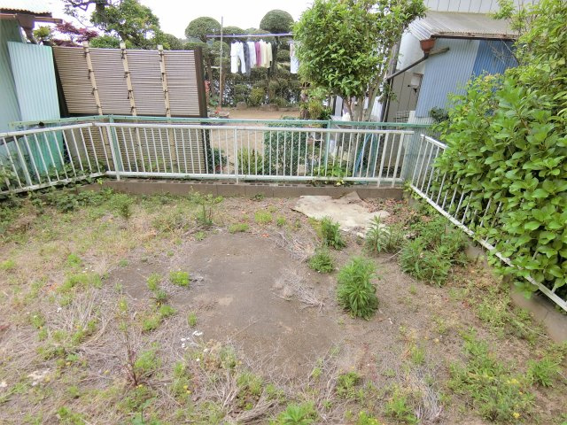 東金市田中貸家の庭