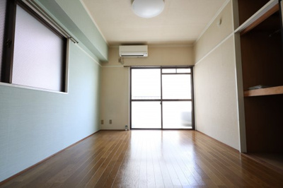 【居間・リビング】 | メゾン・プリエ