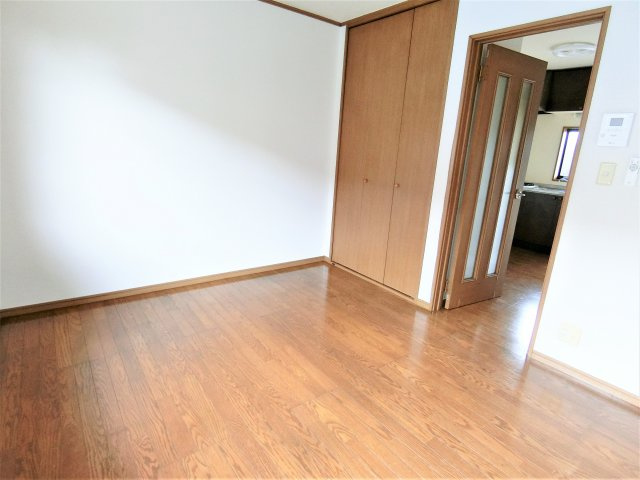 ジョリエ東金A棟の洋室|他の号室の写真の為、異なる場合も有ります。