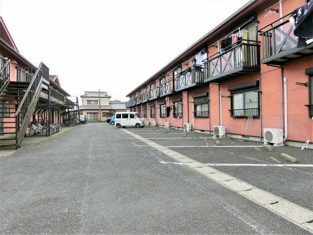 ジョリエ東金A棟の駐車場|他の号室の写真の為、異なる場合も有ります。