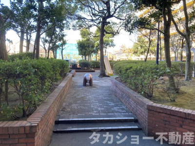 【その他共用部分】 | 稲毛東映マンションB棟 | 敷地内に小さいですが広場が御座います。