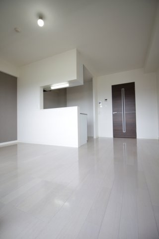 熊本市中央区古桶屋町の賃貸マンションの居間・リビング