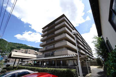 【外観】 | 【ペット可】戸坂第2CO-OPマンション | 現地（2023年7月20日12：00頃）撮影