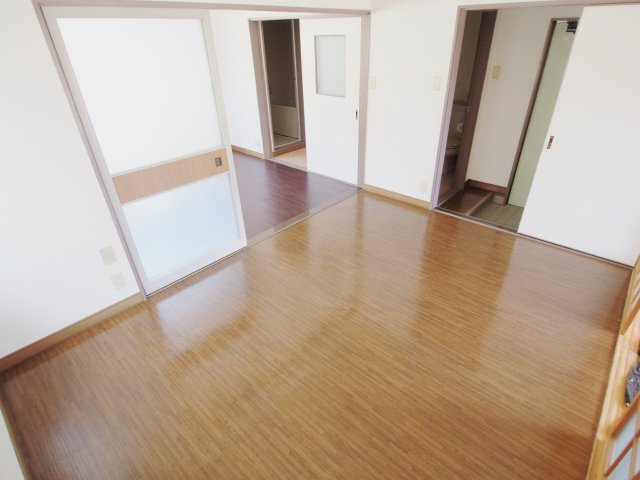 メゾン濱崎の居間・リビング