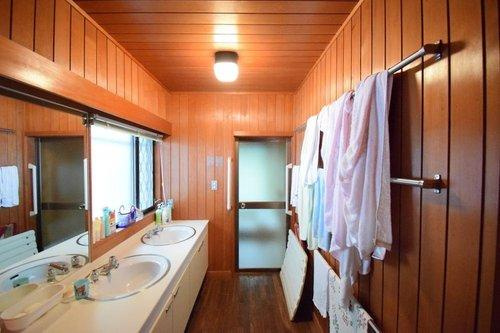 【洗面所】 | 東急天城高原別荘地　戸建 | 洗面所は2か所御座います