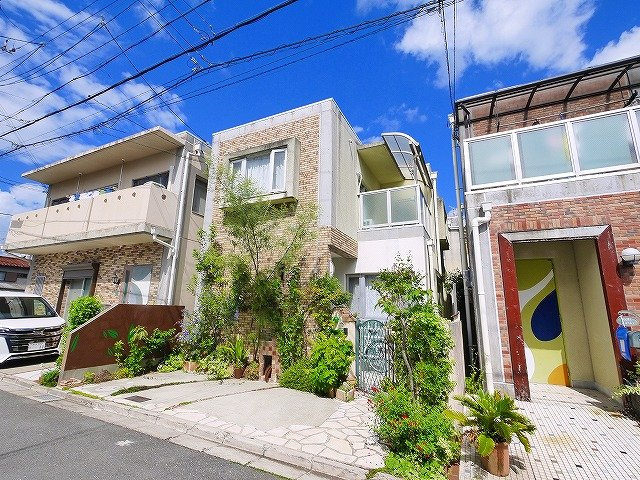 南京終町１丁目戸建の外観|洋風で素敵な外観です。