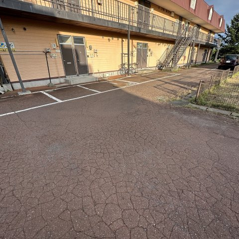 アバンセ20の駐車場