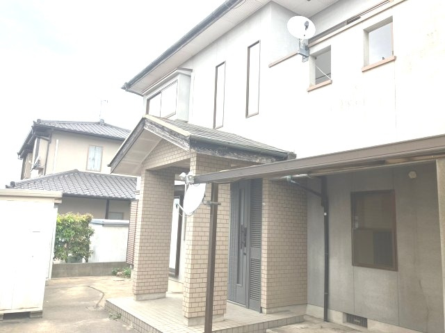 粕屋町内橋東１丁目戸建の外観|母屋（玄関外観）