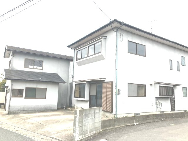 粕屋町内橋東１丁目戸建の外観|母屋と別に、離れがあります！