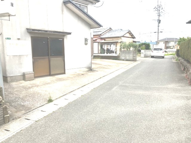 粕屋町内橋東１丁目戸建の前面道路含む現地写真|前面道路含む現地写真です