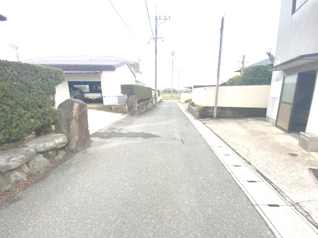 粕屋町内橋東１丁目戸建の前面道路含む現地写真|前面道路含む現地写真です