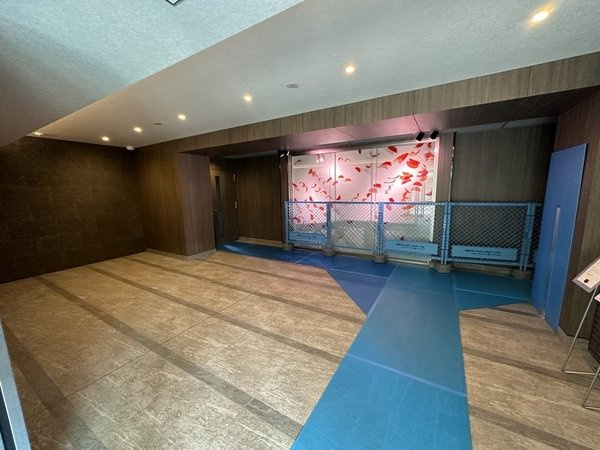 シーンズ京都二条のロビー