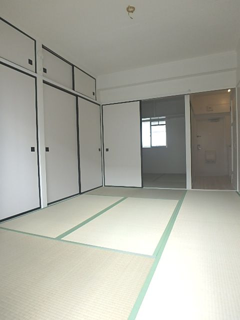 ビレッジハウス安倍1号棟の和室|204の写真