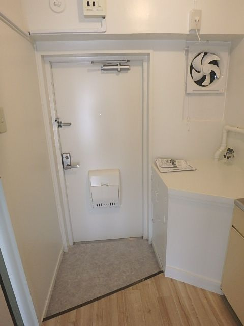 ビレッジハウス安倍1号棟の玄関|204の写真