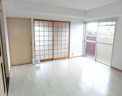 【居間・リビング】 | WEC久留米 | こちらの居間で趣味の時間をお楽しみください