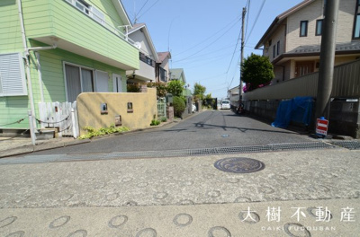 【前面道路含む現地写真】 | 海老名市東柏ケ谷１丁目　中古戸建て　【仲介手数料無料】