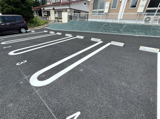 ルポゼ　k.kの駐車場