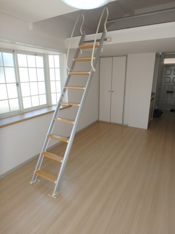 ベルハイムJ＆Kの洋室