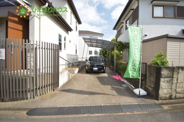 桶川市上日出谷　中古一戸建ての駐車場