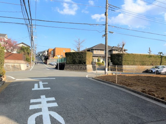 【前面道路含む現地写真】