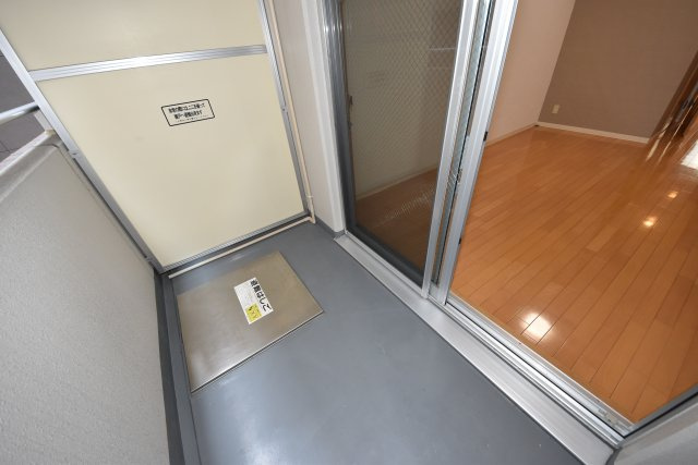 アーデンタワー靭公園のバルコニー