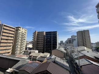 【展望】 | （2023年4月）撮影
バルコニーからの眺望です。前面に大きな建物がなく視界は開けており陽当たり良好です。