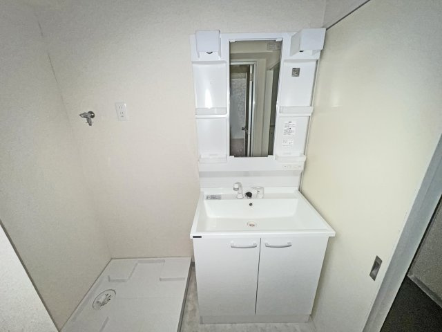 コスモプレイス西小岩の独立洗面台