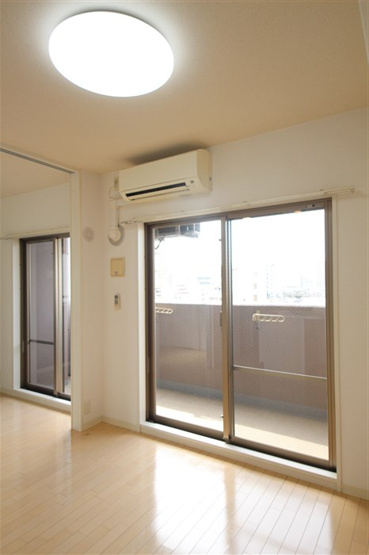 【居間・リビング】 | CITY　SPIRE十三東