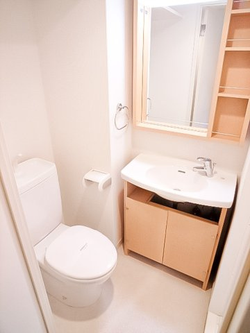 サヴォイレジェント　7階の洗面所|別号室のものです。現状優先になります。