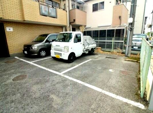 辻野ハイツの駐車場