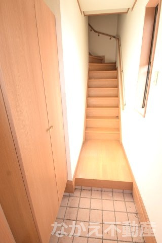 【玄関】 | 収納もある玄関です