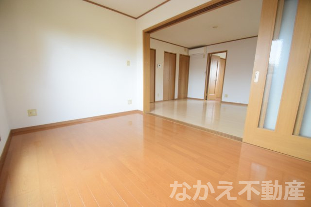 【寝室】 | 広くて明るい寝室