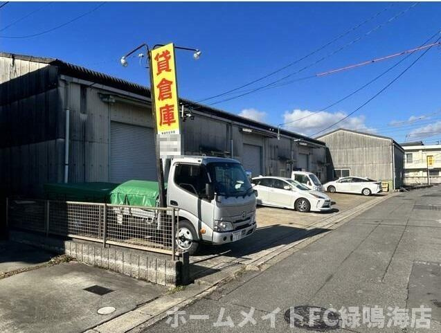 荒井貸倉庫の外観