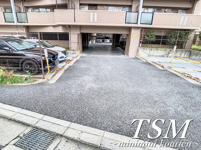 ユニハイム香里園駅前の駐車場|敷地内駐車場