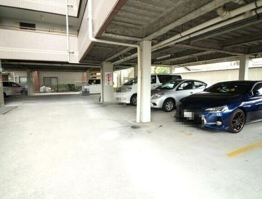 リッツ大野芝の駐車場