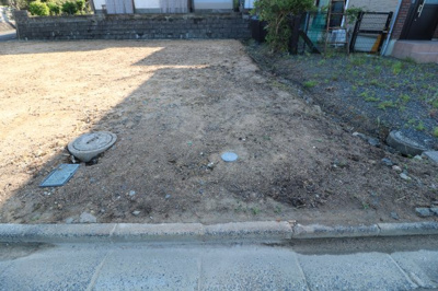 【外観】 | 土地66坪（西岐波岡ノ辻1192-49） | 現地（2023年5月31日撮影）
上下水、集中プロパンガス配管、敷地内引込み済みです。