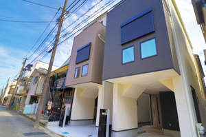 【前面道路含む現地写真】