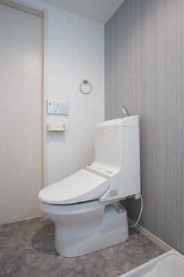 【トイレ】 | 南片江ルクス | 別号室の写真になります。現況優先。