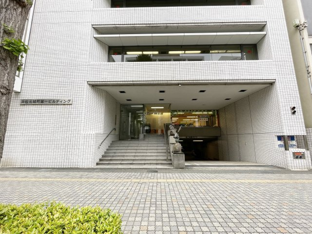 浜松元城町第一ビルディングのエントランス