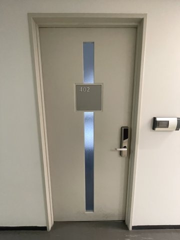 浜松元城町第一ビルディングの玄関