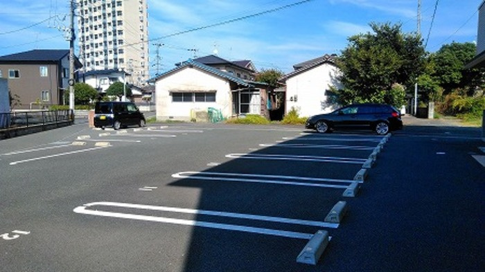 熊本市中央区八王寺町のアパートの駐車場