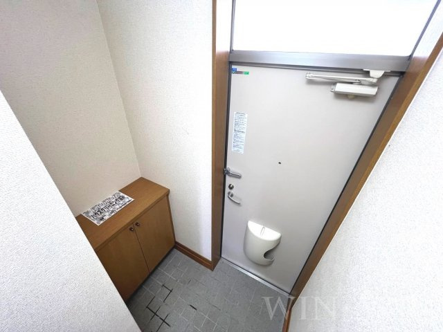 アベニールKの玄関