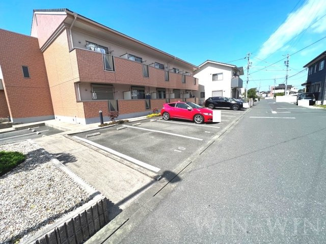 アベニールKの駐車場