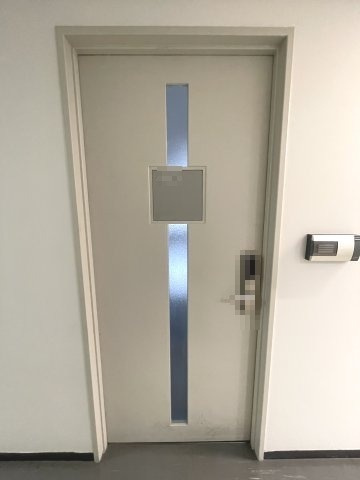 浜松元城町第一ビルディングの玄関