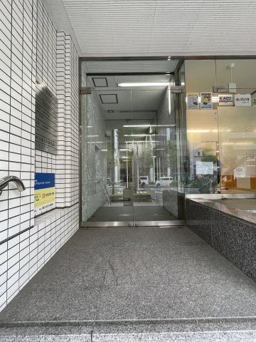 浜松元城町第一ビルディングのエントランス