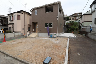 【外観】 | 約153.81㎡のゆとりある敷地です。ガーデニングなども楽しめます♪