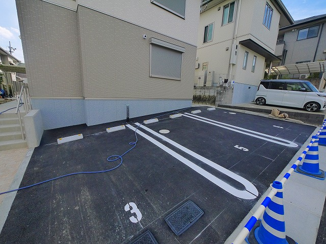 朱雀プラザAの駐車場