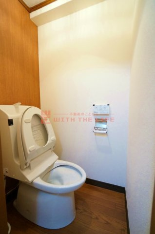 コーポラス坂井【キャッシュバック対象物件】のトイレ|落ち着いた色調のトイレです