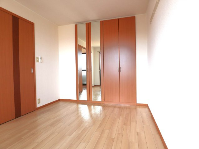 ソレイユの洋室